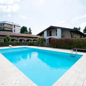 The Three Moons Ferienhaus